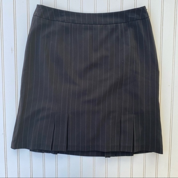 Pinstripe pleated skirt Size 10 NEW - Picture 3 of 10